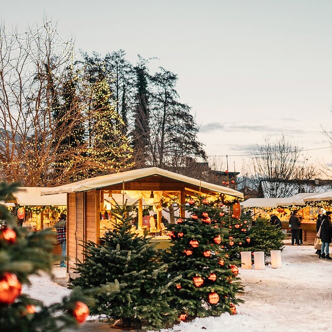 Sterntaler Weihnachtsmarkt in Lana während der Adventszeits