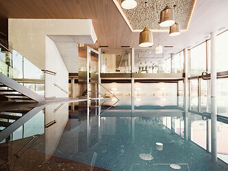Thermalwasser Indoorpool im Hotel Lindenhof
