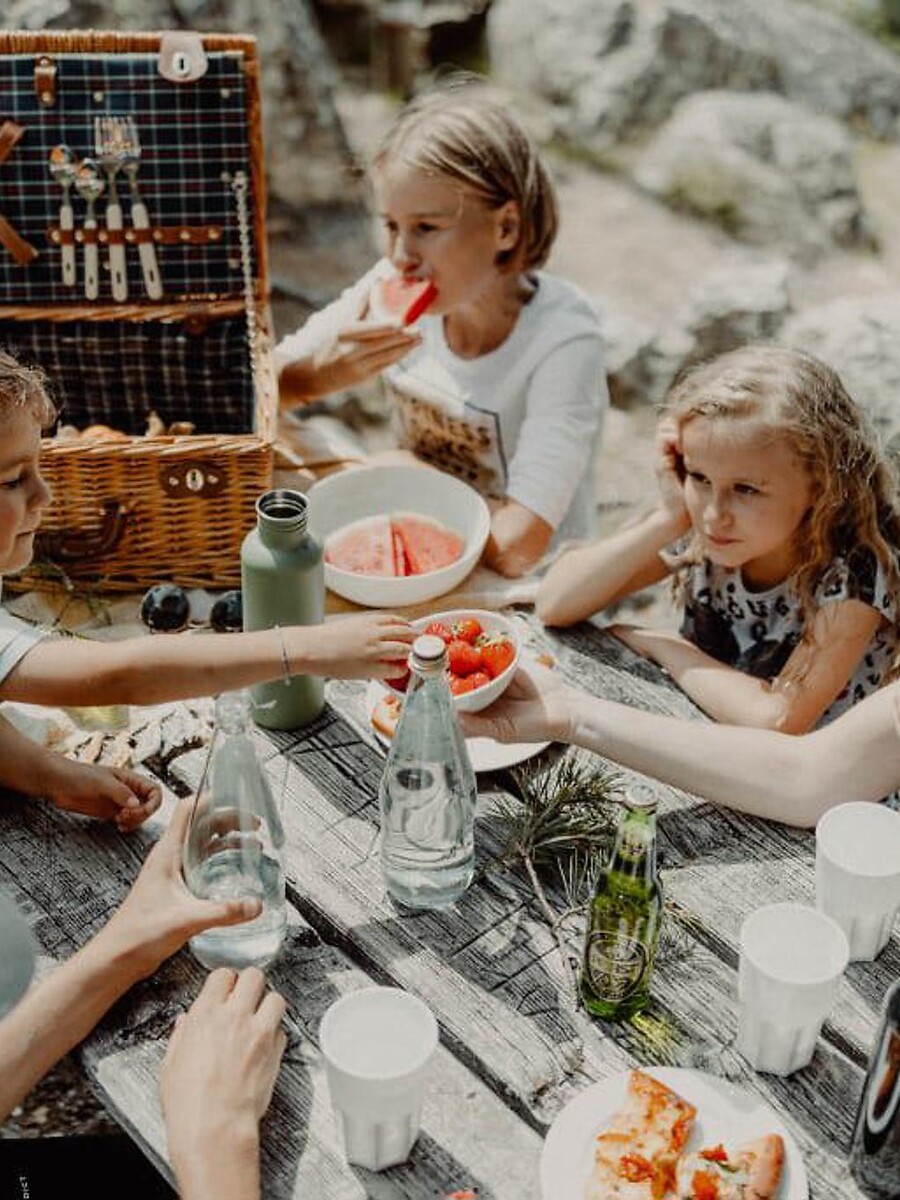 	 Family hit weeks: 50% for the kids