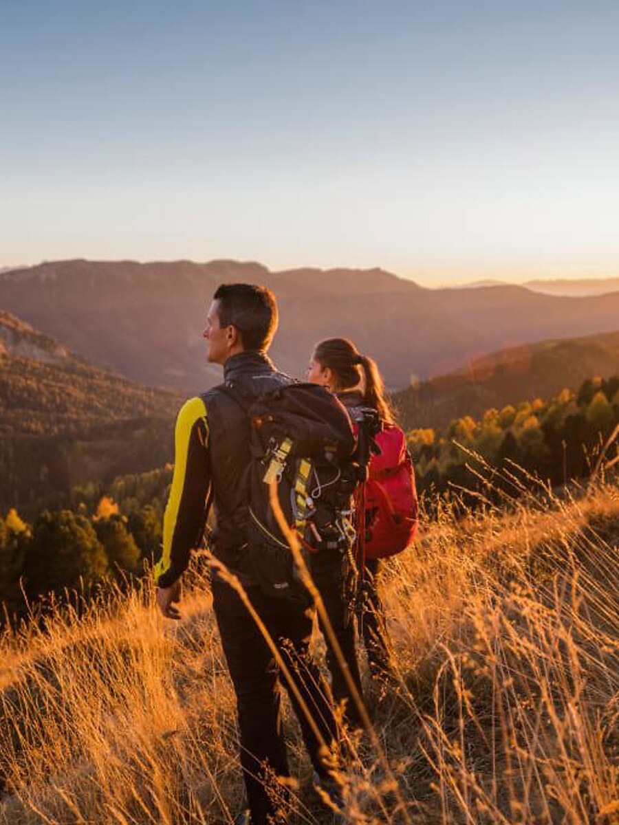 Hiking experience: autumn with its traditions