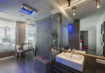 Private Suite Romantic Dream