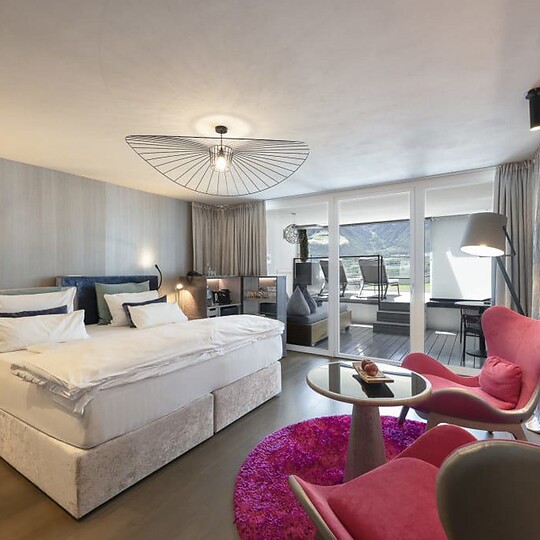 Comfort Room Romantic Fire