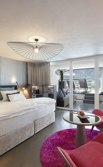 Comfort Room Romantic Fire