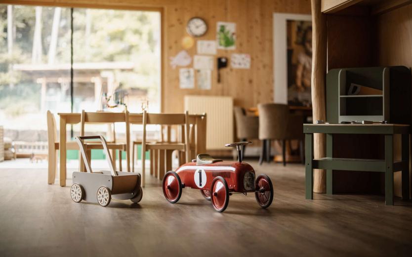 Familienhotels im Vinschgau & bei Meran Familienhotels im Vinschgau & bei Meran