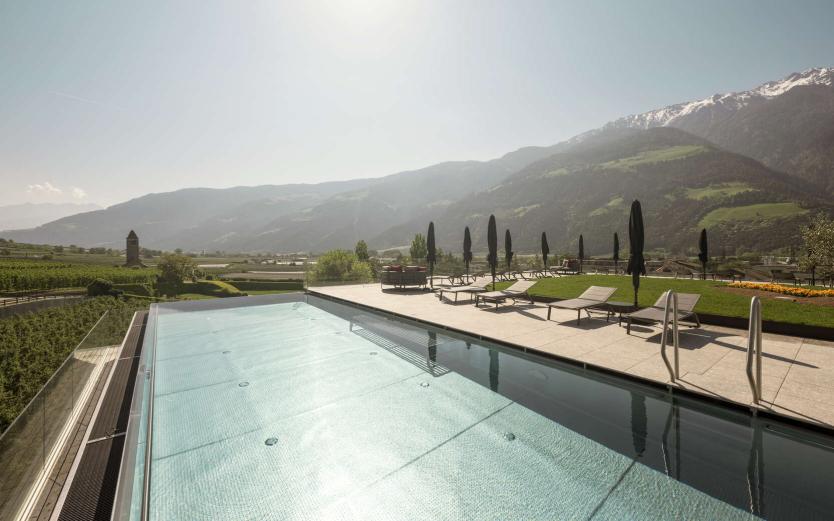 Hotels mit Pool in Südtirol: Im Luxus baden Hotels mit Pool in Südtirol: Im Luxus baden