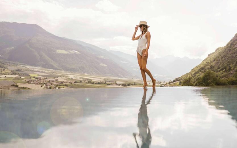 Hotels mit Pool in Südtirol: Im Luxus baden Hotels mit Pool in Südtirol: Im Luxus baden
